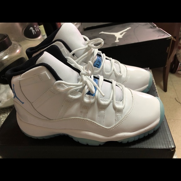 Jordan 11 Columbia size 4 - Picture 6 of 10